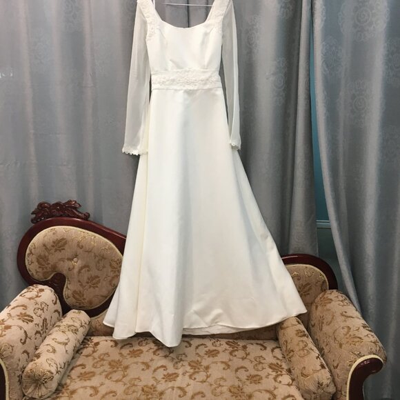 SAMPLE Bridgerton Vintage Wedding Dress, LONG SLEEVE Empire Waist Scoop Neck - Picture 3 of 12